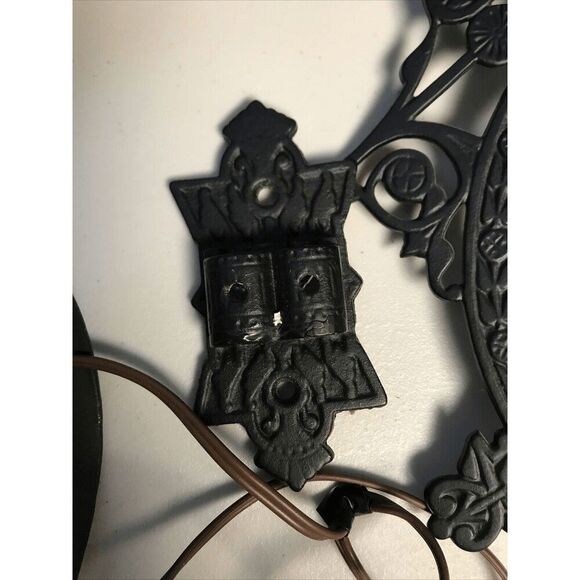 Antique Cast Iron Double Wall Mount Oil Lamp Bracket with two Oil Lamps And Plug - Picture 5 of 14